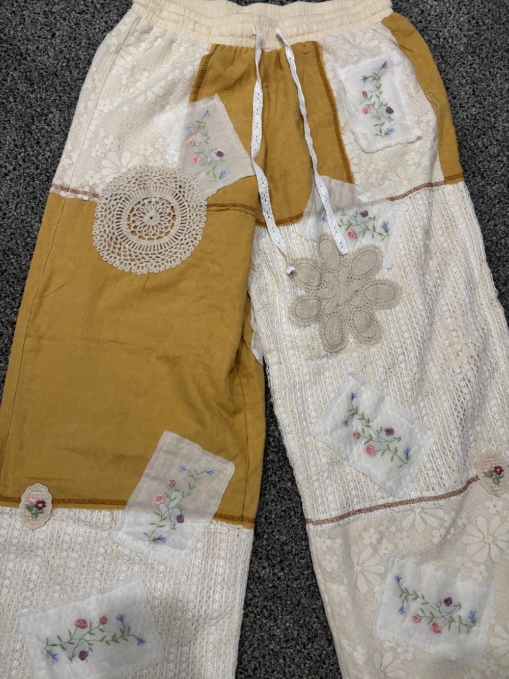 Pol mustard patched flower pants - Picture 2 of 5